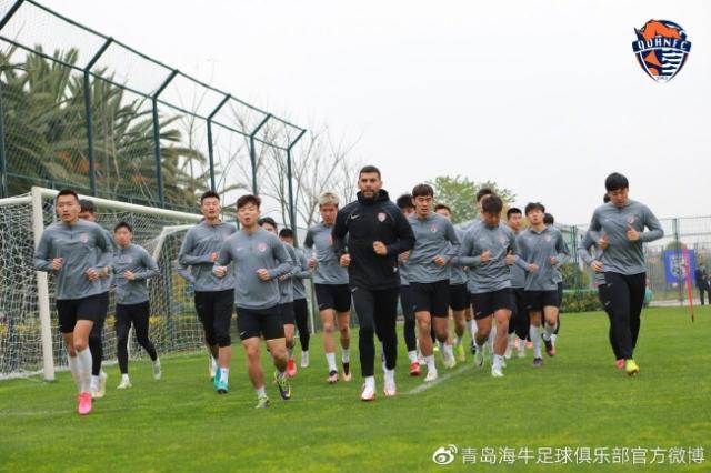 升班马昆明冬训两天三练 青岛海牛提快速度练体能