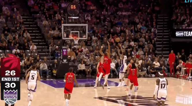 星空体育官方入口-蒙克LOGO超远三分压哨投进，国王首节30-26领先猛龙