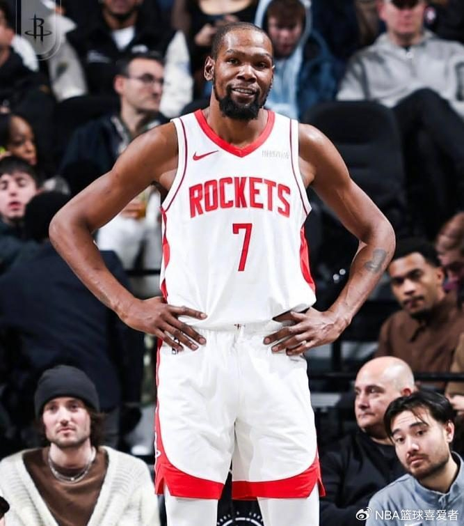 星空体育-恩比德三双马克西36+10，杜兰特空砍36分+干扰绝杀，76人力克火箭|凯文·杜兰特|俄克拉荷马雷霆队|明尼苏达森林狼队|圣安东尼奥马刺队|泰雷塞·马克西_新浪体育_新浪新闻