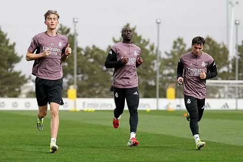 星空体育官网-科贝：皇马主力球员今日进行康复训练，姆巴佩等人仍在恢复