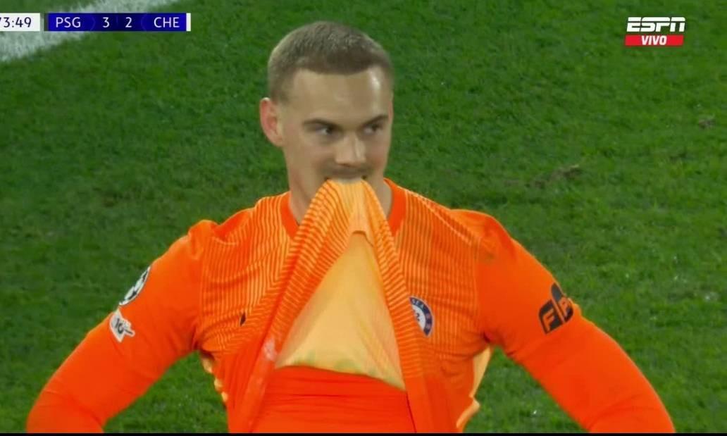 星空体育官网-致敬热刺？切尔西欧冠上二门，结果因门将俩失误同样2-5惨败